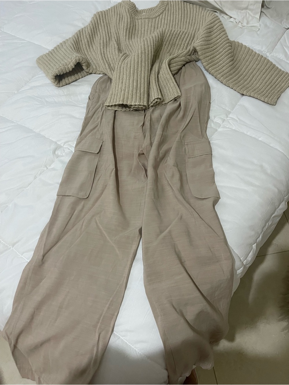 Italian cargo Cargo Pants in Beige and sweater